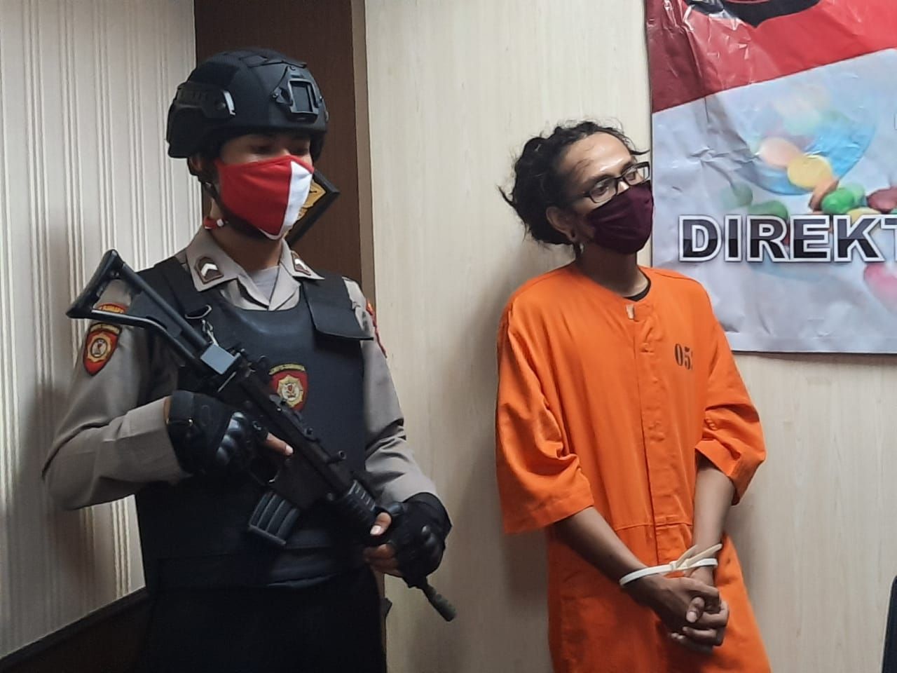 podiumnews.com-Bawa Ribuan Ekstasi dari Jawa ke Bali, Erlangga Digelandang